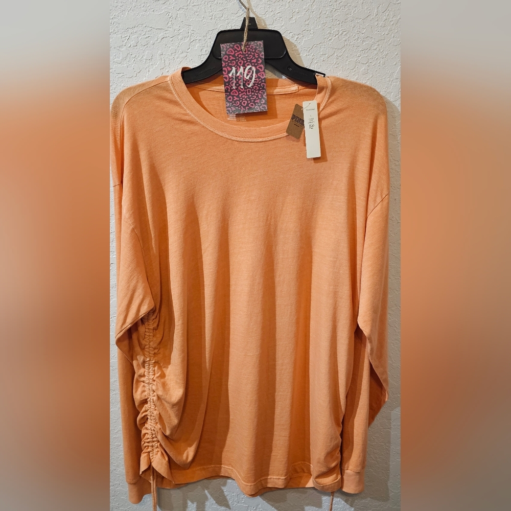 WOMEN'S N.W.T VICTORIA SECRET/ PINK SZ.L COLOR: PEACH